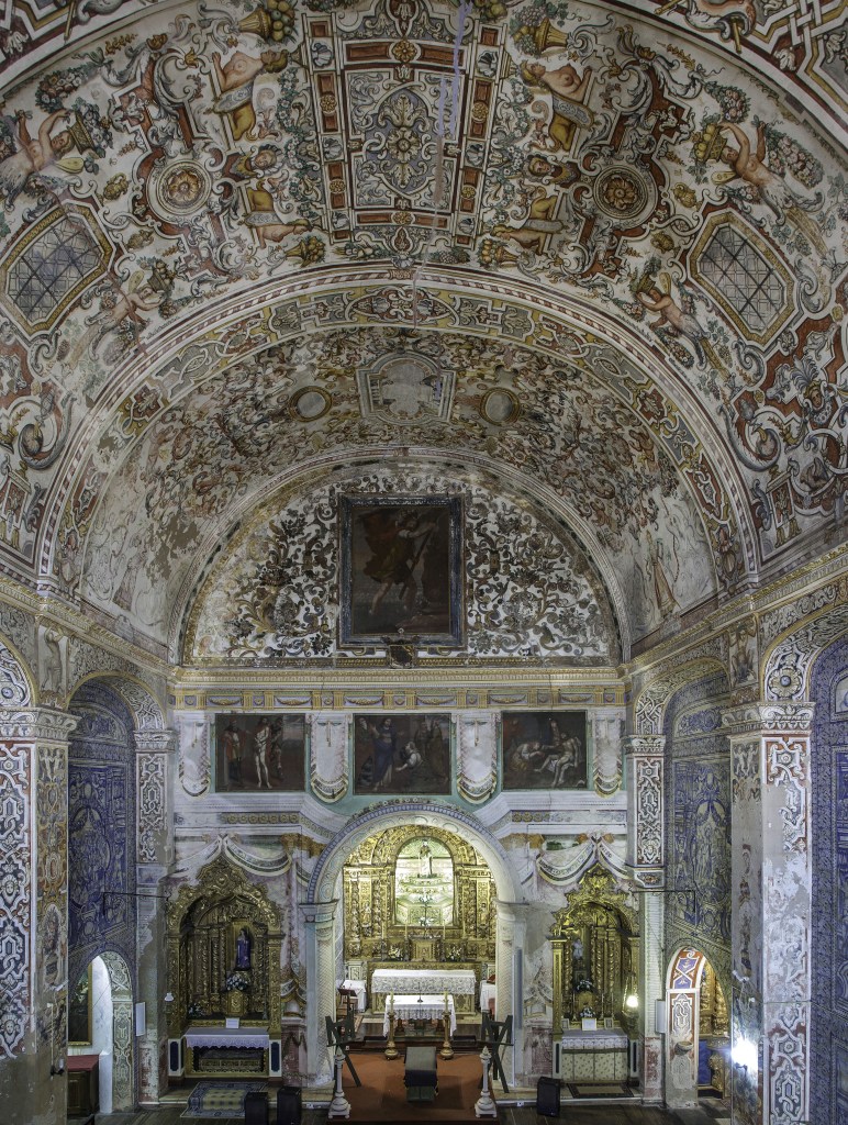 Church of Santiago, Évora. Miguel Cardoso © SNBCI