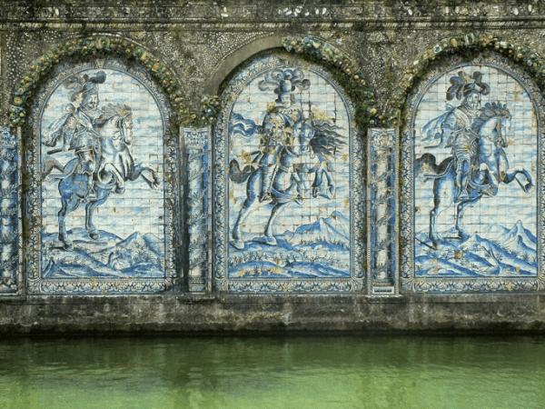 Os doze cavaleiros da Inglaterra nos jardins do Marquês de&nbsp;Fronteira